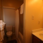 Suite 4 - Bathroom